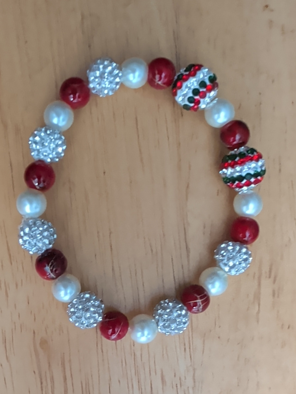 Festive Red, Green and Pearl Beaded Stretch Bracelet NWOT